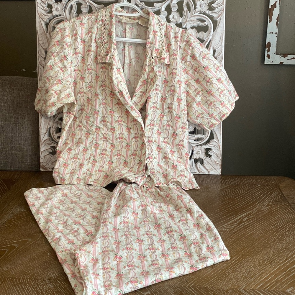 Victoria’s Secret gold tag coquette, top and bottom size small